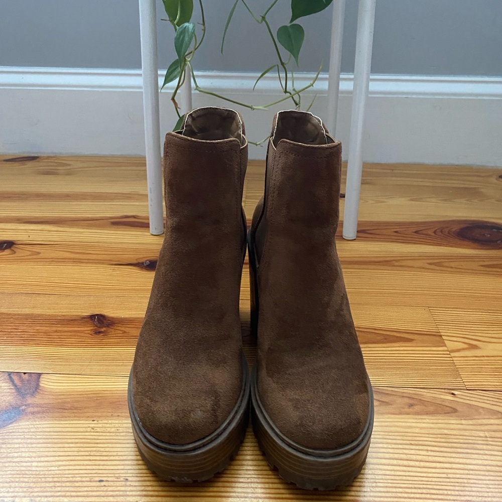 Camel high-heeled boots